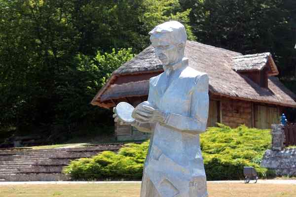 Pamětní centrum Nikola Tesla, Chorvatsko